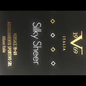 19V69  ITALIA (12) SILKY SHEER NUDE TIGHTS